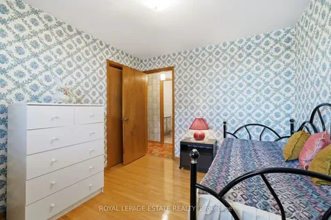 73A North Bonnington Avenue Toronto ON M1K 1X5