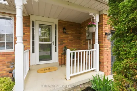 1651 Woodgate Trail Oshawa ON L1G 8B5