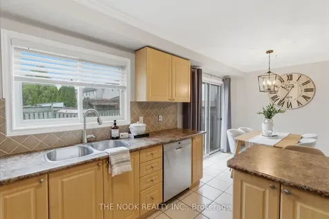1651 Woodgate Trail Oshawa ON L1G 8B5
