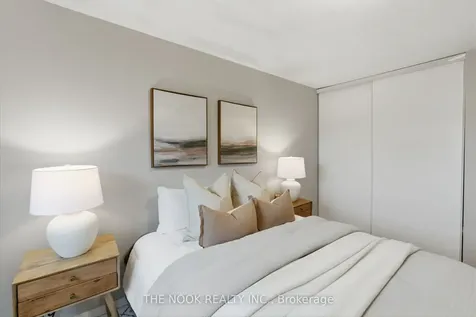 1651 Woodgate Trail Oshawa ON L1G 8B5