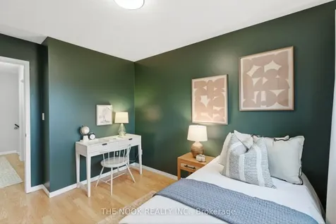 1651 Woodgate Trail Oshawa ON L1G 8B5