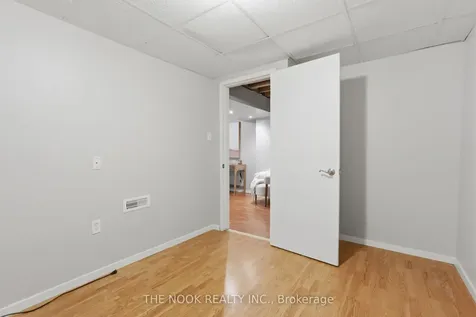 1651 Woodgate Trail Oshawa ON L1G 8B5