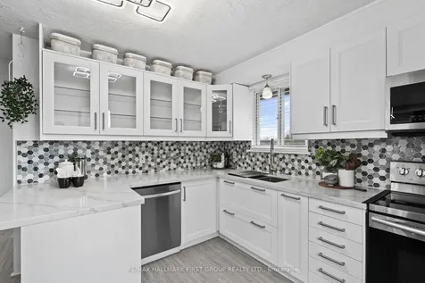 428 Dean Avenue Oshawa ON L1H 3E2