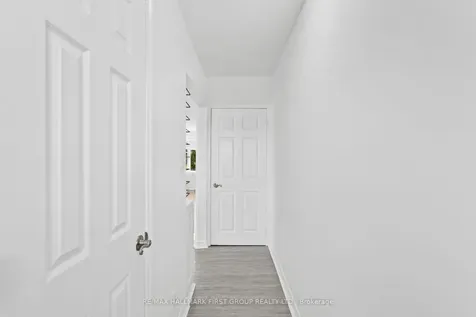 428 Dean Avenue Oshawa ON L1H 3E2