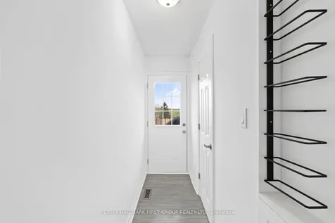 428 Dean Avenue Oshawa ON L1H 3E2