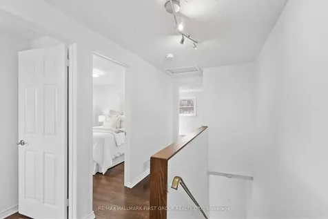 428 Dean Avenue Oshawa ON L1H 3E2