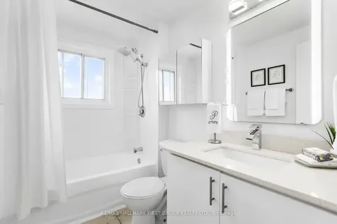 428 Dean Avenue Oshawa ON L1H 3E2