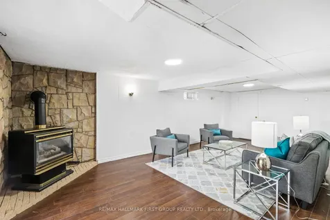 428 Dean Avenue Oshawa ON L1H 3E2