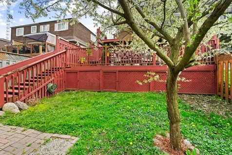 428 Dean Avenue Oshawa ON L1H 3E2