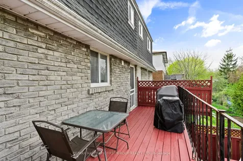 428 Dean Avenue Oshawa ON L1H 3E2