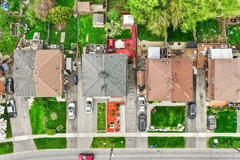 428 Dean Avenue Oshawa ON L1H 3E2