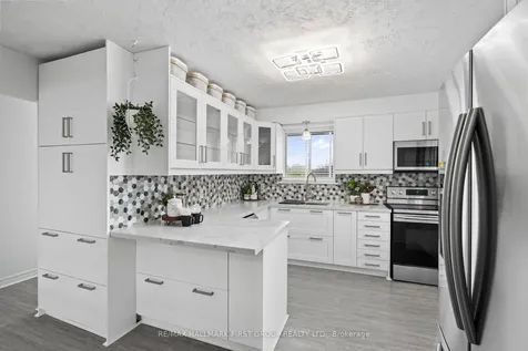 428 Dean Avenue Oshawa ON L1H 3E2
