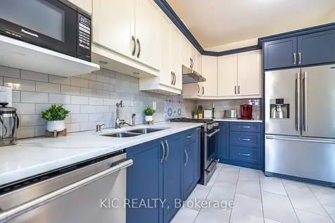 141 Waller Street Whitby ON L1R 2K7