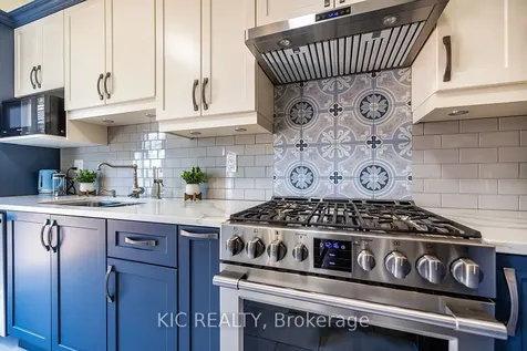 141 Waller Street Whitby ON L1R 2K7