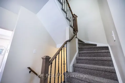 141 Waller Street Whitby ON L1R 2K7