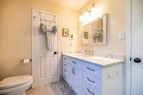 141 Waller Street Whitby ON L1R 2K7