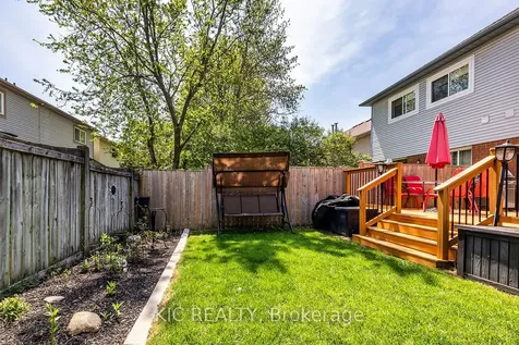 141 Waller Street Whitby ON L1R 2K7