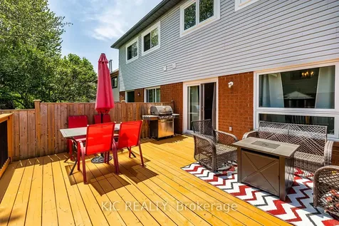 141 Waller Street Whitby ON L1R 2K7