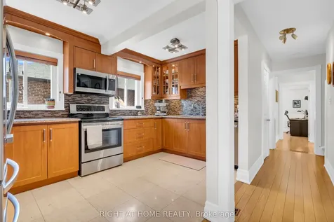 15 Alvinston Road Toronto ON M1L 2J8