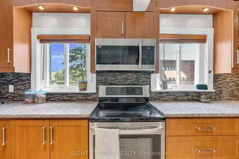 15 Alvinston Road Toronto ON M1L 2J8