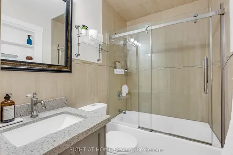 15 Alvinston Road Toronto ON M1L 2J8