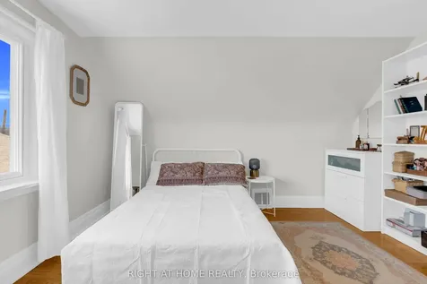 15 Alvinston Road Toronto ON M1L 2J8