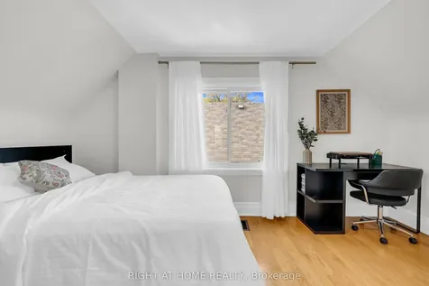 15 Alvinston Road Toronto ON M1L 2J8