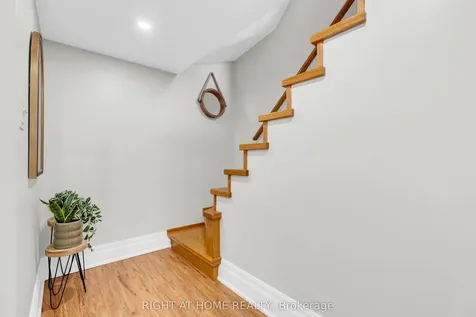 15 Alvinston Road Toronto ON M1L 2J8