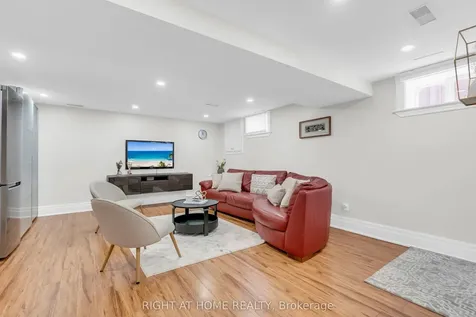 15 Alvinston Road Toronto ON M1L 2J8