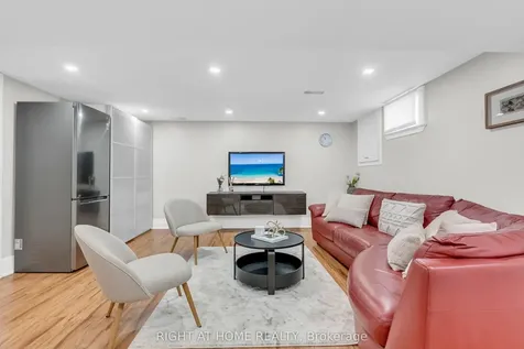 15 Alvinston Road Toronto ON M1L 2J8