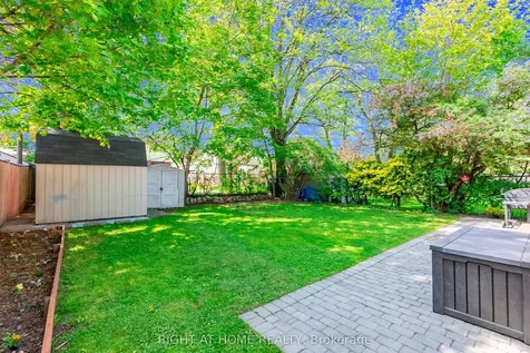15 Alvinston Road Toronto ON M1L 2J8
