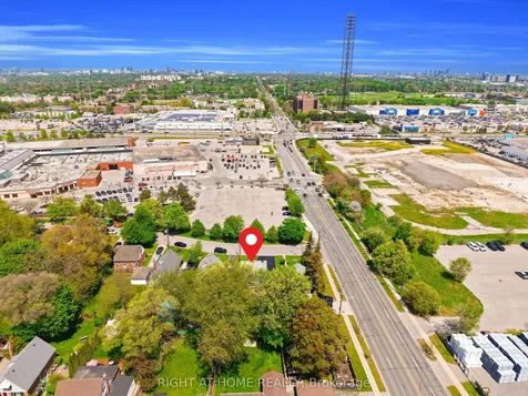 15 Alvinston Road Toronto ON M1L 2J8