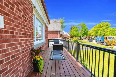 15 Alvinston Road Toronto ON M1L 2J8