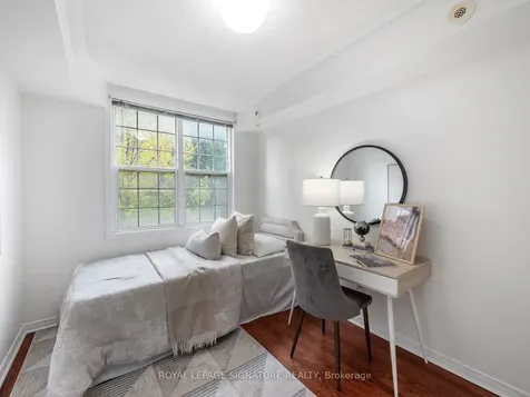 45 Strangford Lane Toronto ON M1L 0E5