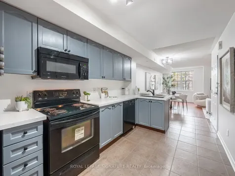 45 Strangford Lane Toronto ON M1L 0E5