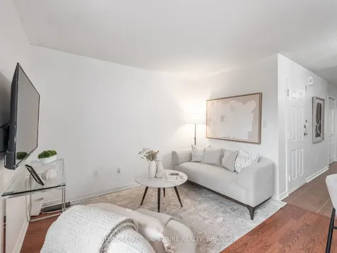 45 Strangford Lane Toronto ON M1L 0E5