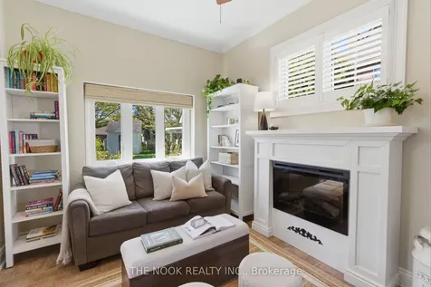 17 Lovers Lane Clarington ON L1C 1X2