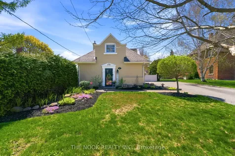17 Lovers Lane Clarington ON L1C 1X2
