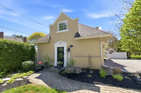 17 Lovers Lane Clarington ON L1C 1X2