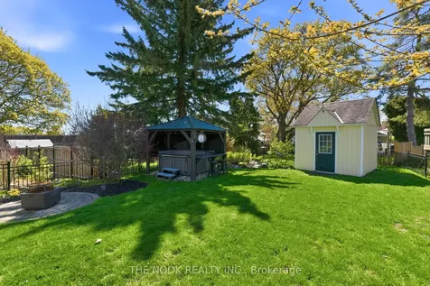 17 Lovers Lane Clarington ON L1C 1X2