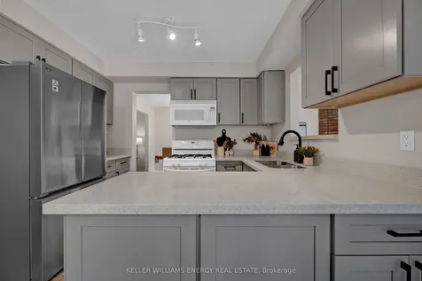 6 Mcauliffe Street Clarington ON L1B 1K4