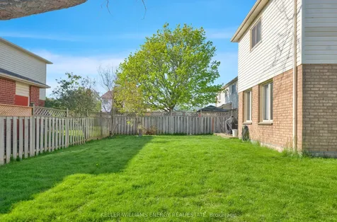 6 Mcauliffe Street Clarington ON L1B 1K4