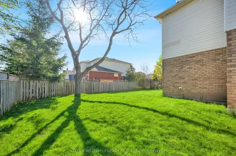 6 Mcauliffe Street Clarington ON L1B 1K4