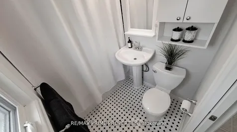 17 Tardree Place Toronto ON M1R 3X2