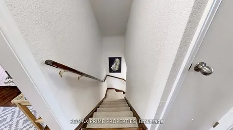 17 Tardree Place Toronto ON M1R 3X2