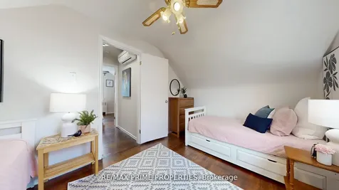 17 Tardree Place Toronto ON M1R 3X2