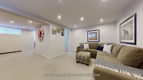17 Tardree Place Toronto ON M1R 3X2