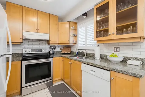 124 Nortonville Drive Toronto ON M1G 2T8