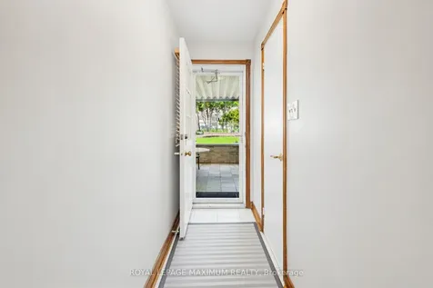 124 Nortonville Drive Toronto ON M1G 2T8