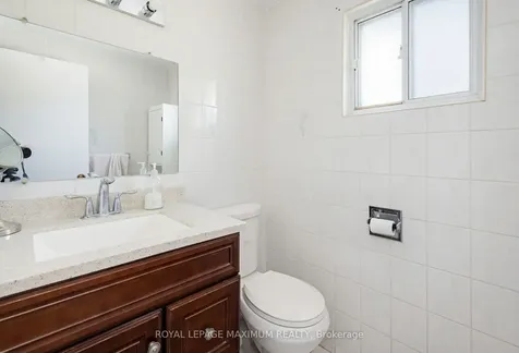 124 Nortonville Drive Toronto ON M1G 2T8